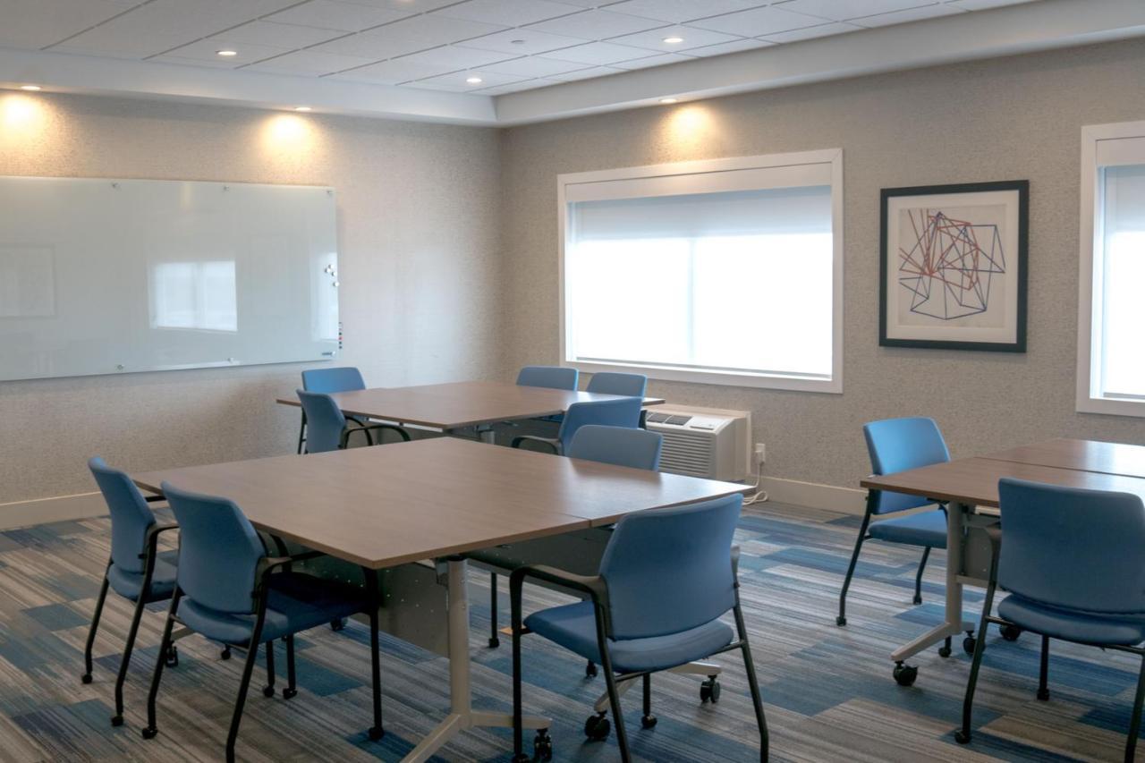 Holiday Inn Express & Suites - Brandon By Ihg מראה חיצוני תמונה