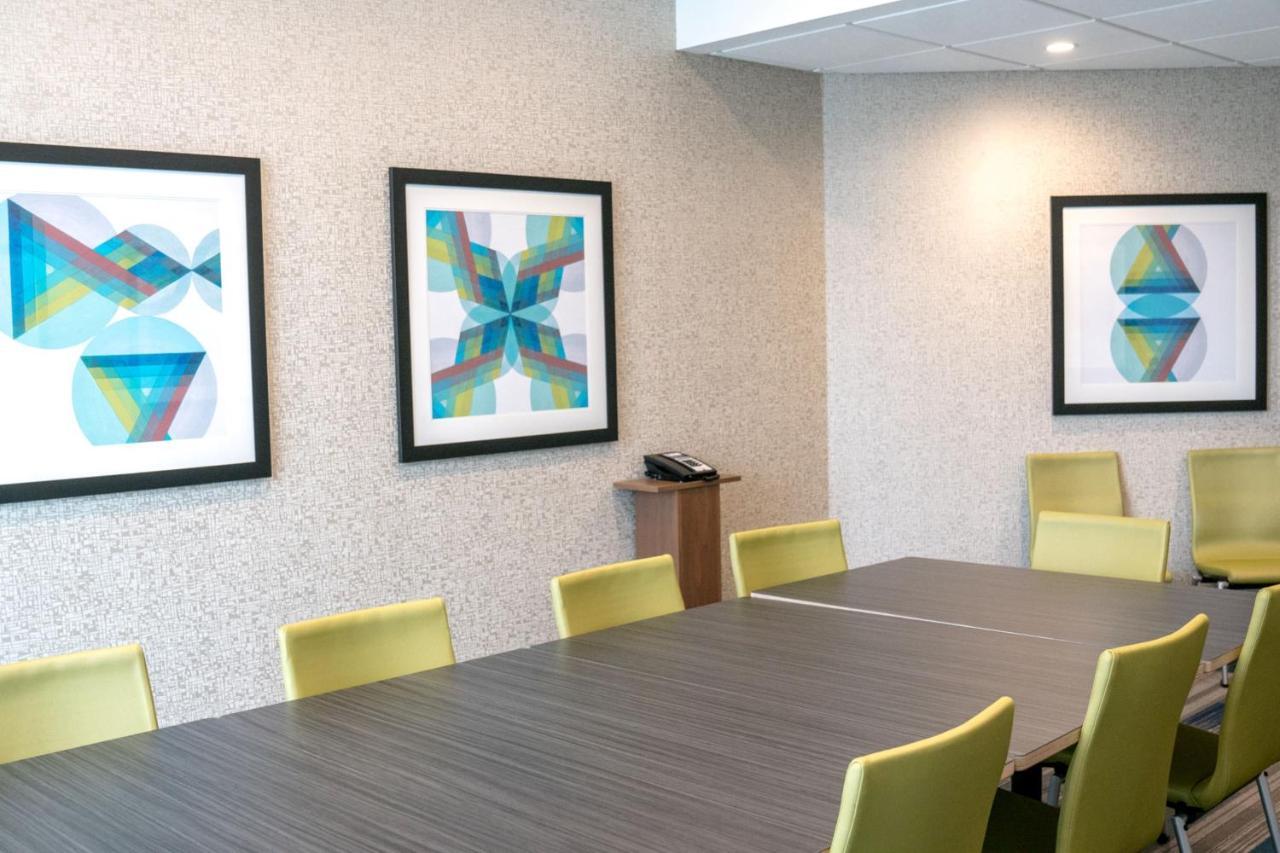 Holiday Inn Express & Suites - Brandon By Ihg מראה חיצוני תמונה