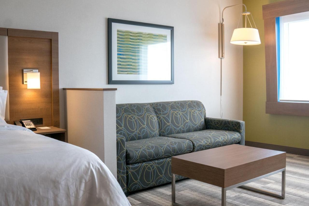Holiday Inn Express & Suites - Brandon By Ihg מראה חיצוני תמונה