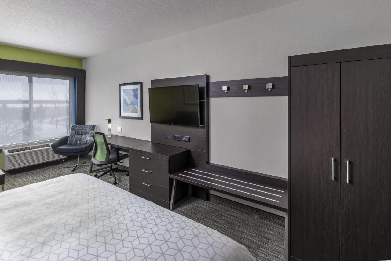Holiday Inn Express & Suites - Brandon By Ihg מראה חיצוני תמונה