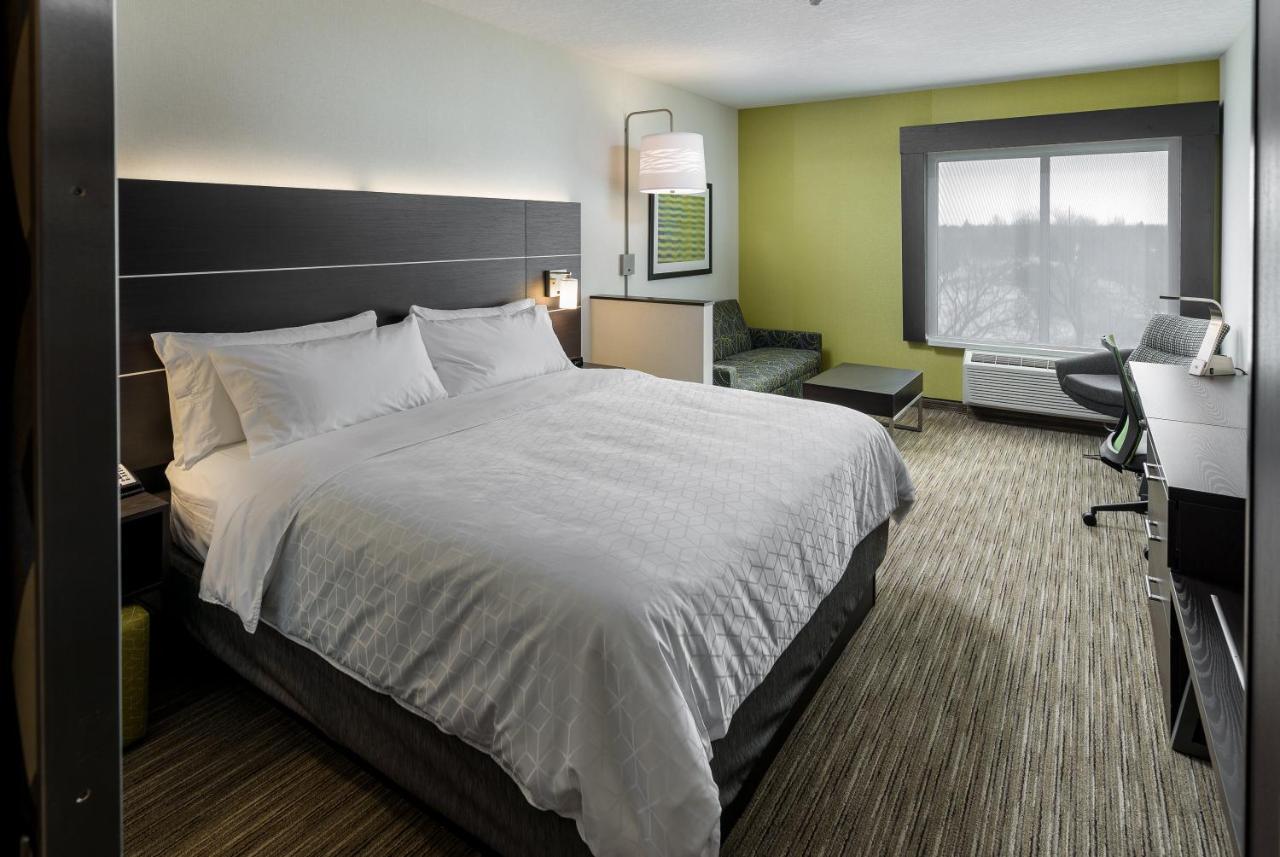 Holiday Inn Express & Suites - Brandon By Ihg מראה חיצוני תמונה