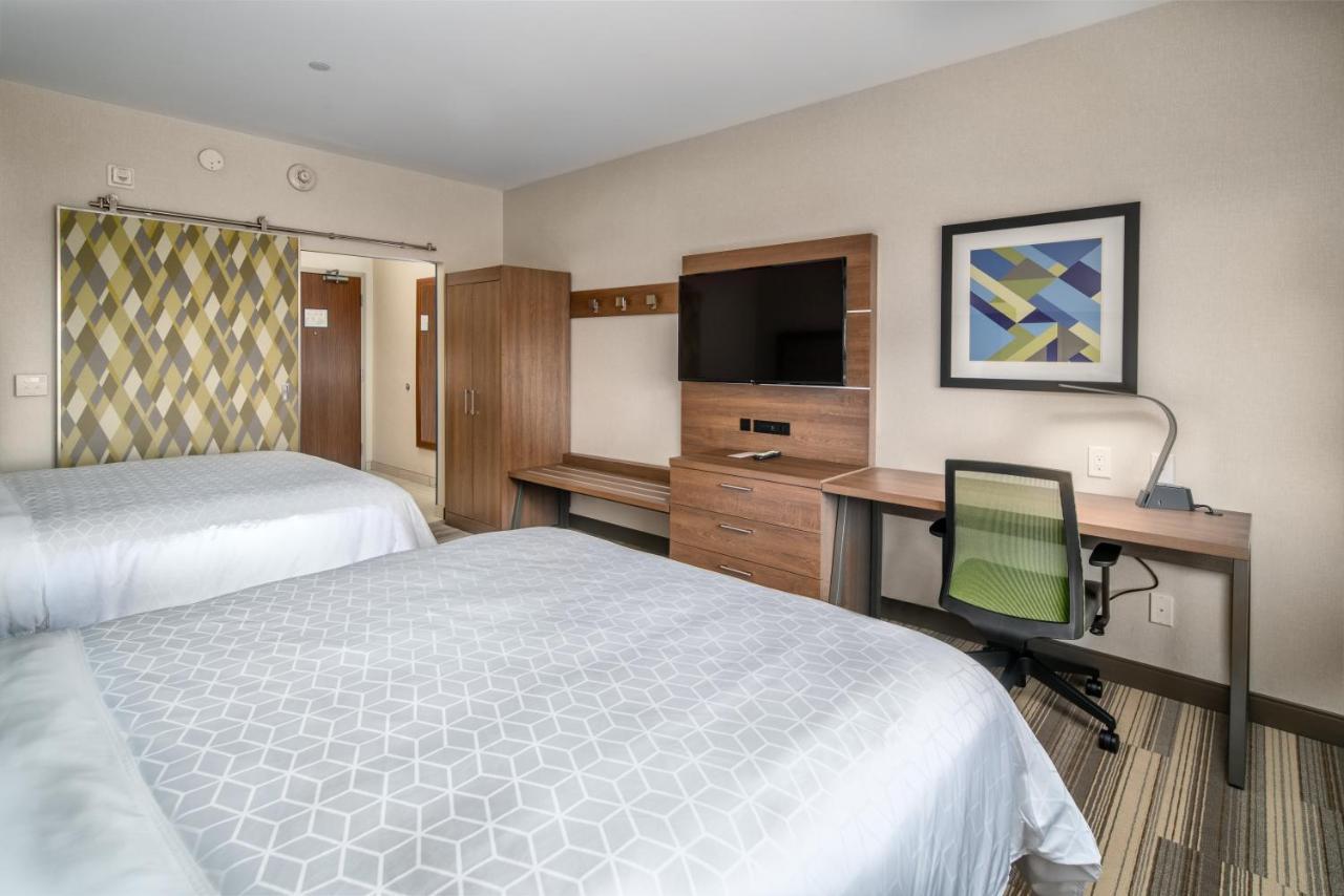 Holiday Inn Express & Suites - Brandon By Ihg מראה חיצוני תמונה