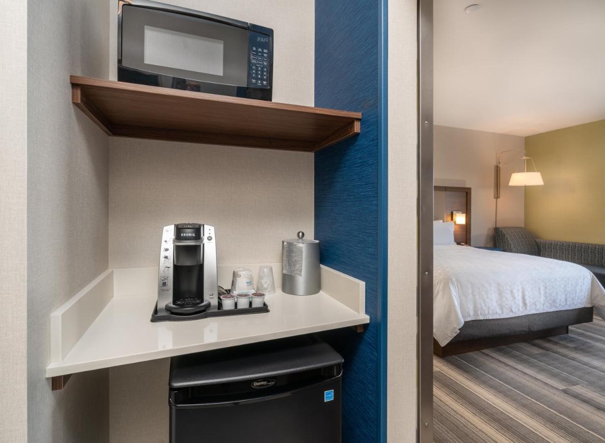 Holiday Inn Express & Suites - Brandon By Ihg מראה חיצוני תמונה