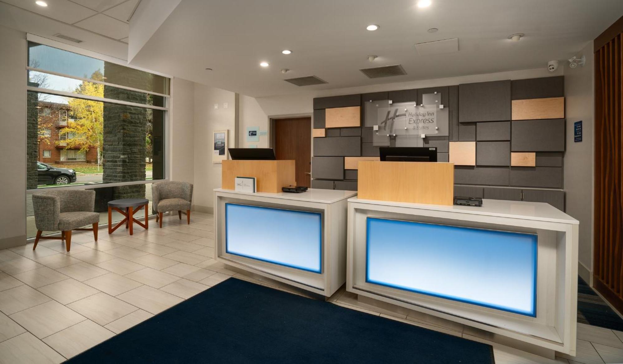 Holiday Inn Express & Suites - Brandon By Ihg מראה חיצוני תמונה