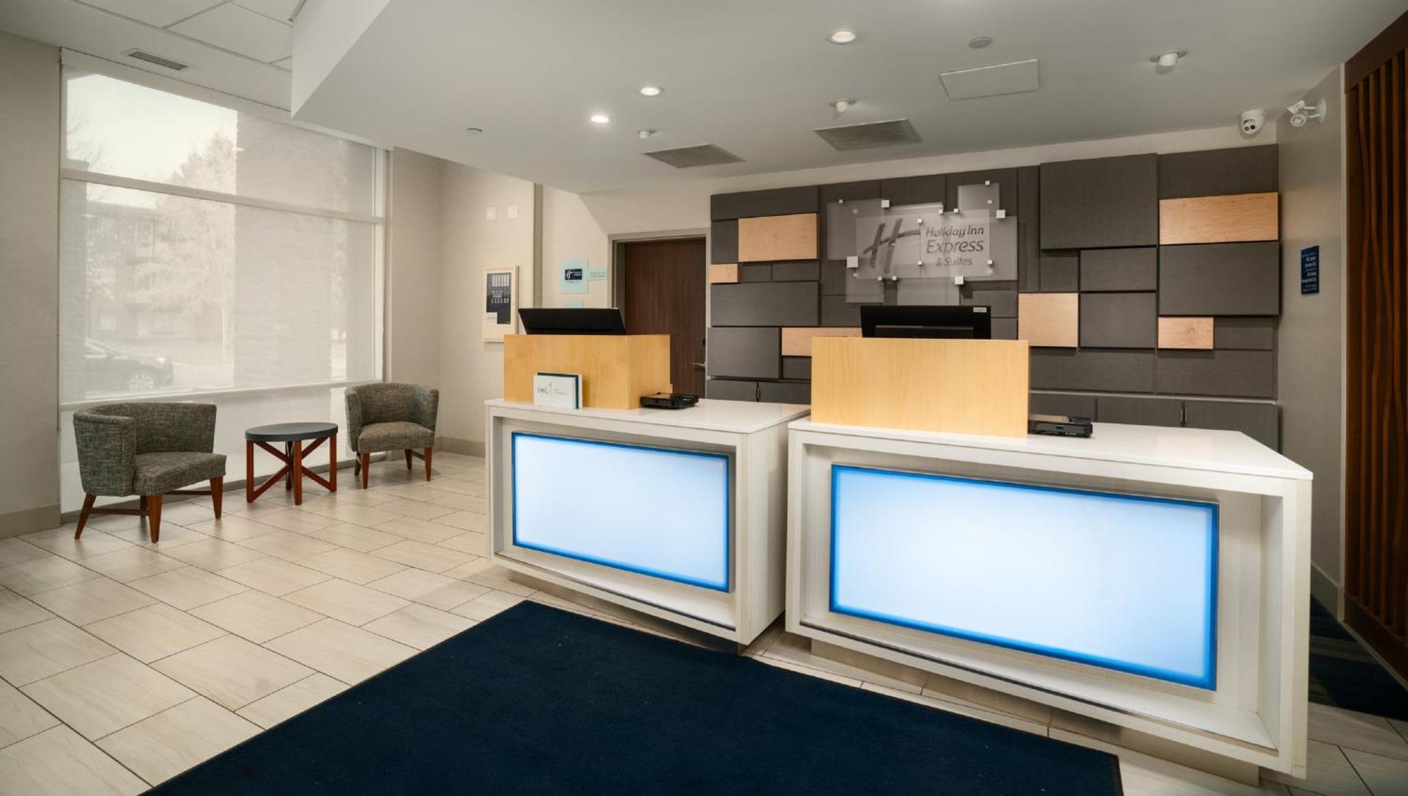 Holiday Inn Express & Suites - Brandon By Ihg מראה חיצוני תמונה