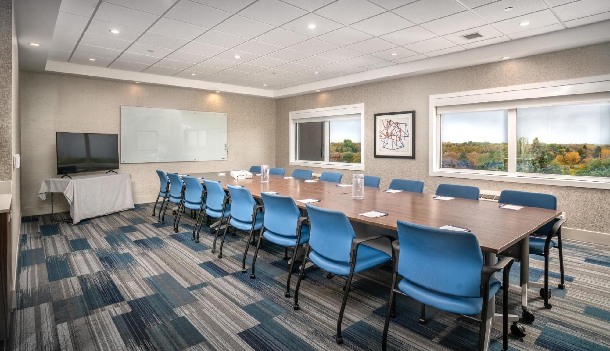 Holiday Inn Express & Suites - Brandon By Ihg מראה חיצוני תמונה